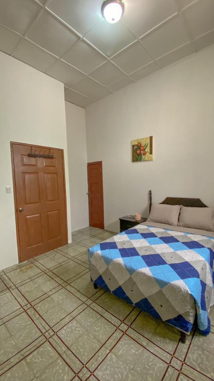 Hostal Velvet Plaza Santa Ana Exteriér fotografie